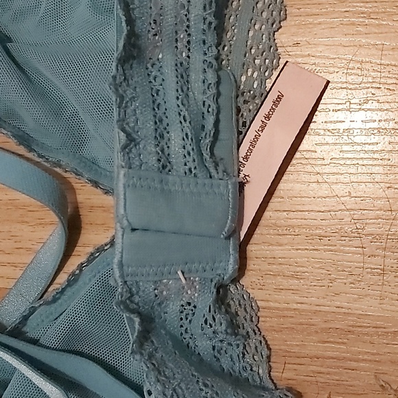 VICTORIA'S SECRET Teal Floral Lace Triangle Bralette Large - Picture 4 of 8